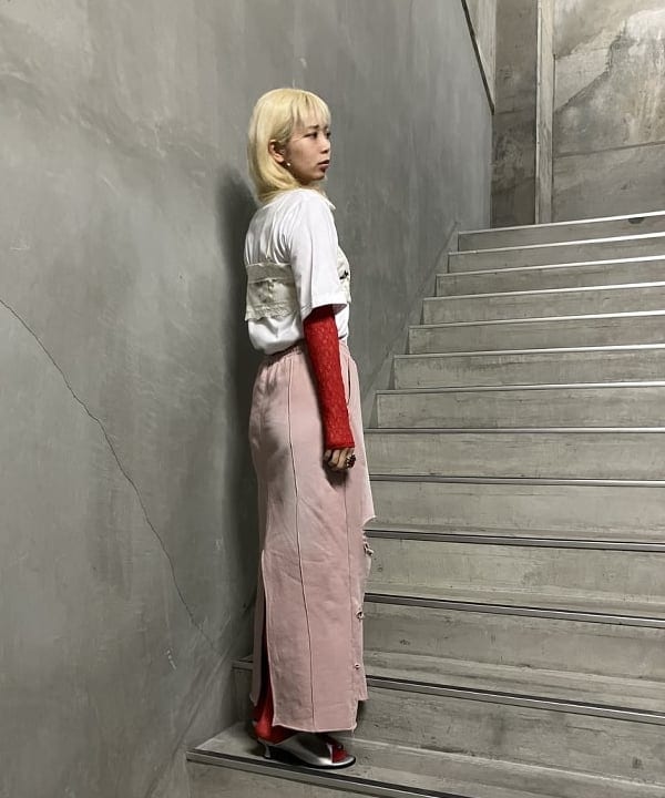 シマダリツコさんの「BEAMS WOMEN｜ストレッチレース クルーネック Tシャツ」を使ったコーディネート