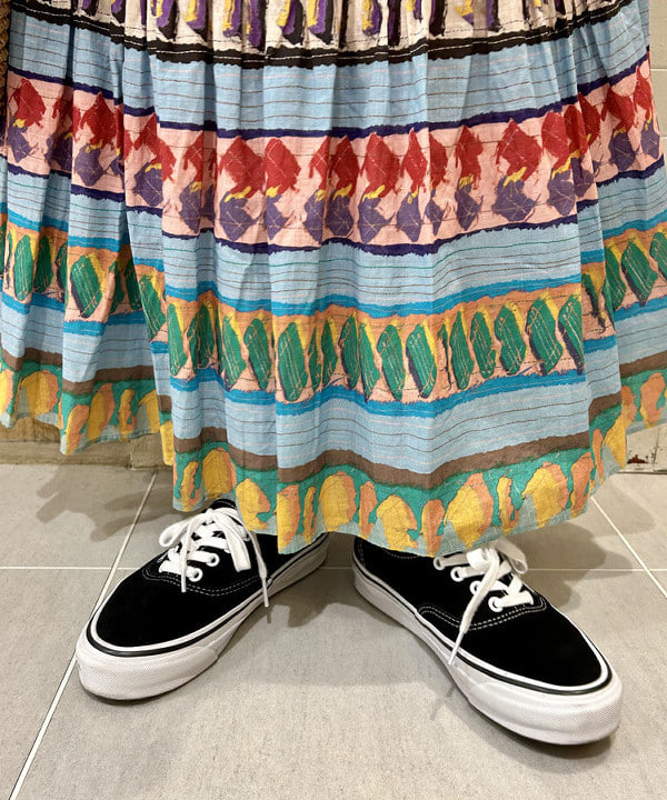 ナツハさんの「BEAMS WOMEN｜セミノール プリント スカート」を使ったコーディネート