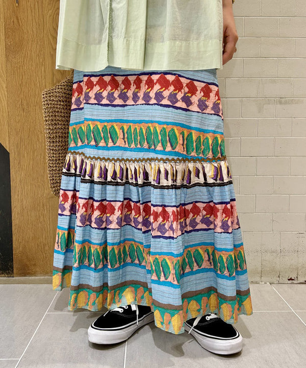 ナツハさんの「BEAMS WOMEN｜セミノール プリント スカート」を使ったコーディネート