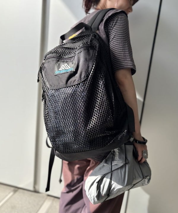 SHINAGAWAさんの「BEAMS WOMEN｜【別注】GREGORY / メッシュ DITCH DAY」を使ったコーディネート