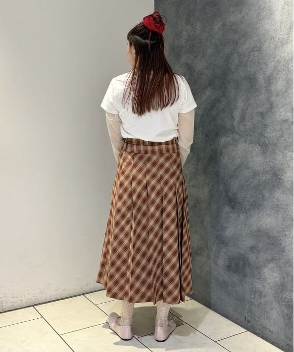 庭野 優紀さんの「BEAMS WOMEN｜チェック プリーツ スカート」を使ったコーディネート