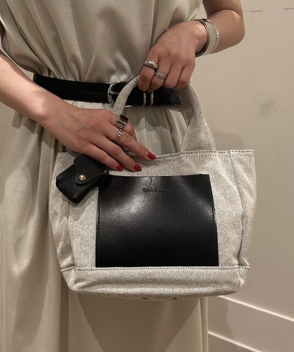 大槻 まひろさんの「BEAMS WOMEN｜【別注】SLOANE / タックショルダー ワンピース」を使ったコーディネート