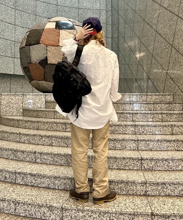 小原 もこさんの「BEAMS WOMEN｜【別注】NEW ERA / 950 スナップ バック 2トーン キャップ」を使ったコーディネート