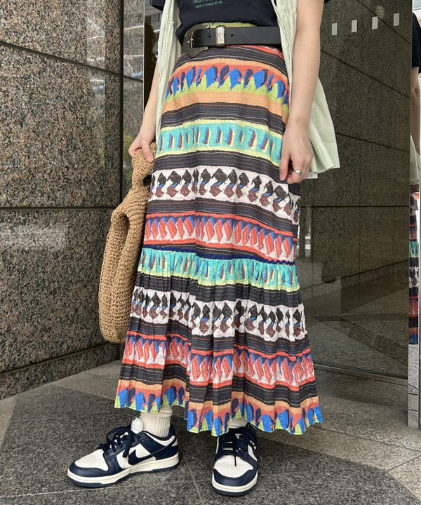 Sakiさんの「BEAMS WOMEN｜セミノール プリント スカート」を使ったコーディネート