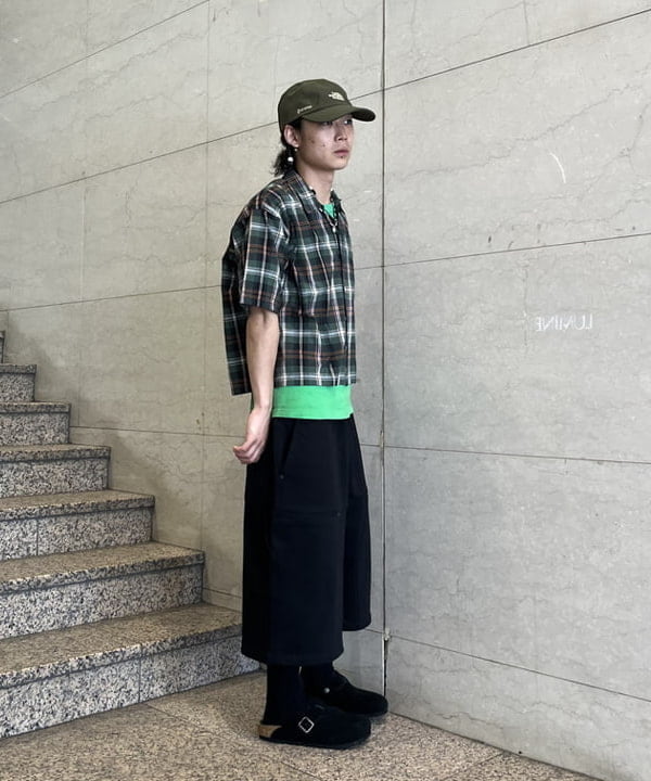 菊田 悠さんの「BEAMS WOMEN｜チェック ショート シャツ」を使ったコーディネート