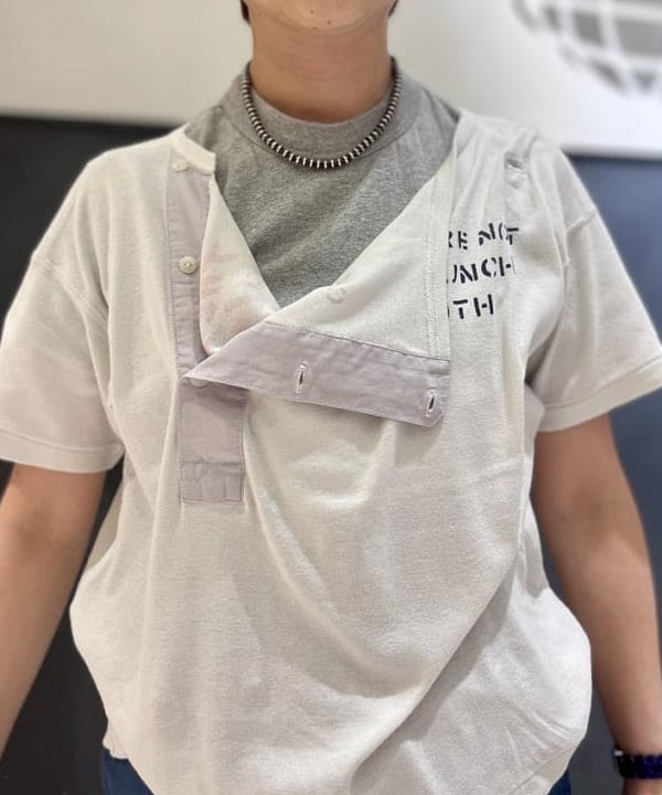 木村 梨香さんの「BEAMS WOMEN｜ロゴ ヘンリーネック ショートスリーブ」を使ったコーディネート