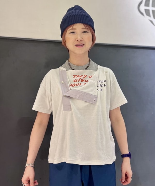 木村 梨香さんの「BEAMS WOMEN｜ロゴ ヘンリーネック ショートスリーブ」を使ったコーディネート