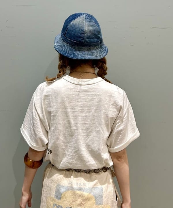 小原 もこさんの「BEAMS WOMEN｜ARROW NOVELTY / コンチョ ベルト 22FW」を使ったコーディネート