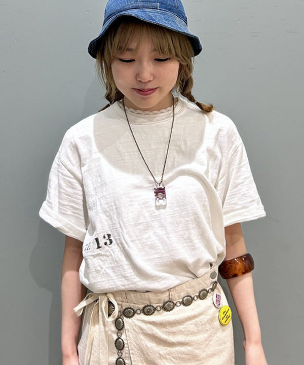 小原 もこさんの「BEAMS WOMEN｜ARROW NOVELTY / コンチョ ベルト 22FW」を使ったコーディネート