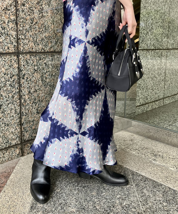 森本 理絵さんの「BEAMS WOMEN｜シャーリング ノースリーブ フーディ トップス」を使ったコーディネート