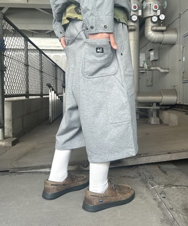 タマイユウトさんの「BEAMS WOMEN｜【別注】NULL TOKYO / SWEAT W-KNEE SHORTS」を使ったコーディネート