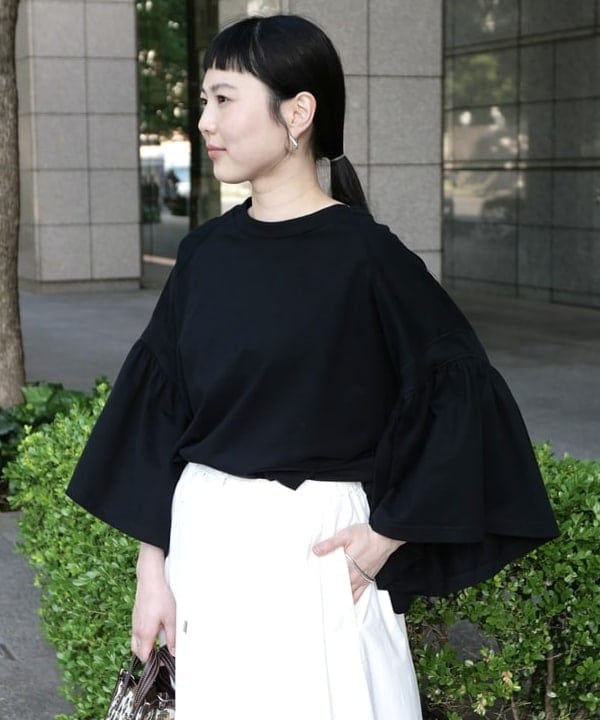 Ichika Hondaさんの「BEAMS WOMEN｜ドローコード タフタ スカート」を使ったコーディネート