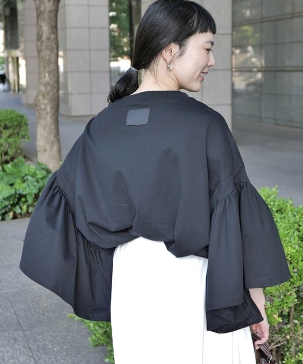 Ichika Hondaさんの「BEAMS WOMEN｜ドローコード タフタ スカート」を使ったコーディネート