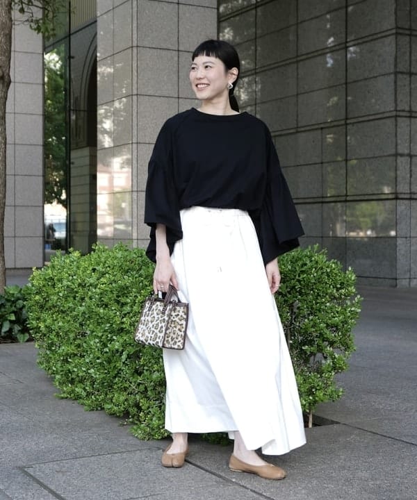 Ichika Hondaさんの「BEAMS WOMEN｜ドローコード タフタ スカート」を使ったコーディネート