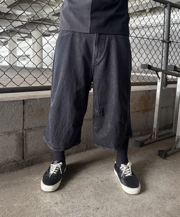 川崎 駿希さんの「BEAMS WOMEN｜5ポケット クウォーターレングス ワイドデニム」を使ったコーディネート