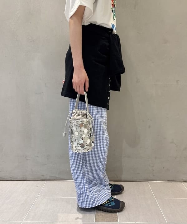amaさんの「BEAMS WOMEN｜blicenscell / sequin buscket バッグ」を使ったコーディネート