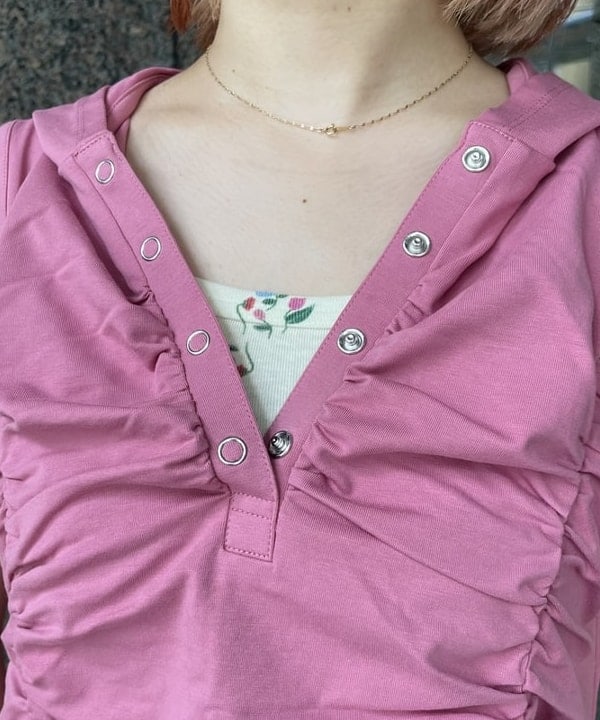 まゆちゃんさんの「BEAMS WOMEN｜シャーリング ノースリーブ フーディ トップス」を使ったコーディネート