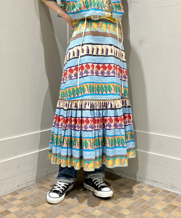 小原 もこさんの「BEAMS WOMEN｜セミノール プリント ショートスリーブ」を使ったコーディネート