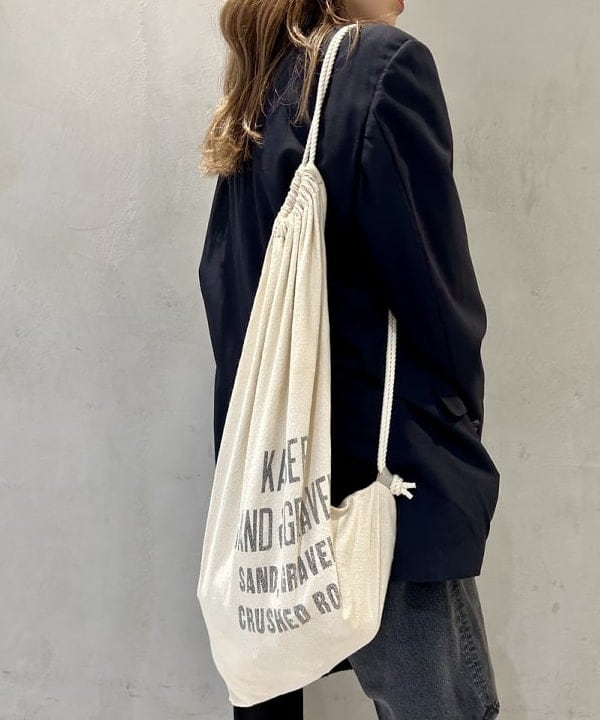 ナツハさんの「BEAMS WOMEN｜maturely / アムンゼン ラッフル ブラウス」を使ったコーディネート