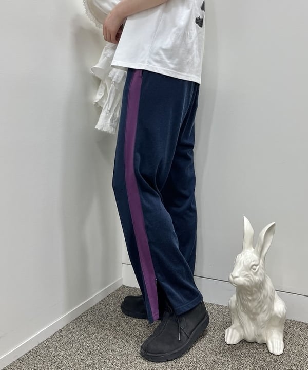 神坂 莉子さんの「BEAMS WOMEN｜サイド ライン イージー パンツ」を使ったコーディネート