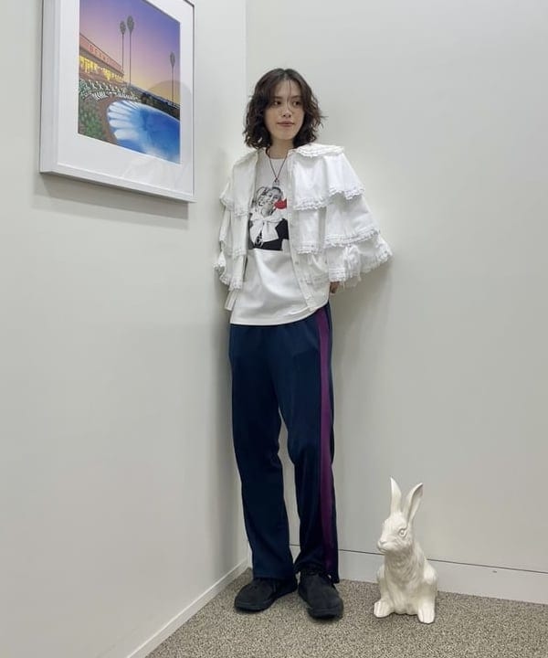 神坂 莉子さんの「BEAMS WOMEN｜サイド ライン イージー パンツ」を使ったコーディネート