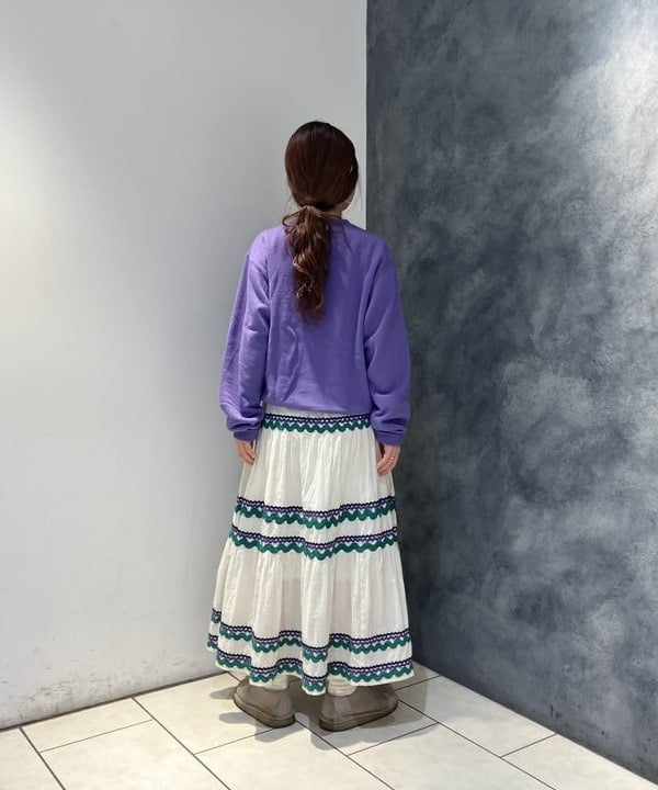 モモさんの「BEAMS WOMEN｜【別注】trepied / テープ ティアード スカート」を使ったコーディネート