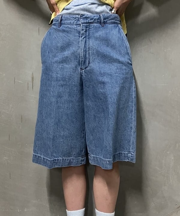 シマダリツコさんの「BEAMS WOMEN｜FARAH / No Tuck Wide Shorts」を使ったコーディネート