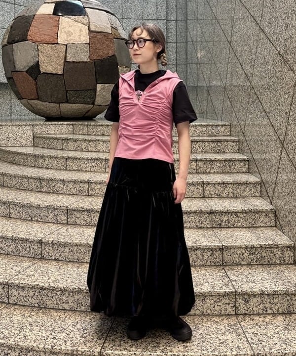 YABUさんの「BEAMS WOMEN｜グロッシー バルーン スカート」を使ったコーディネート