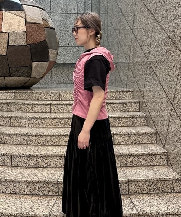 YABUさんの「BEAMS WOMEN｜グロッシー バルーン スカート」を使ったコーディネート