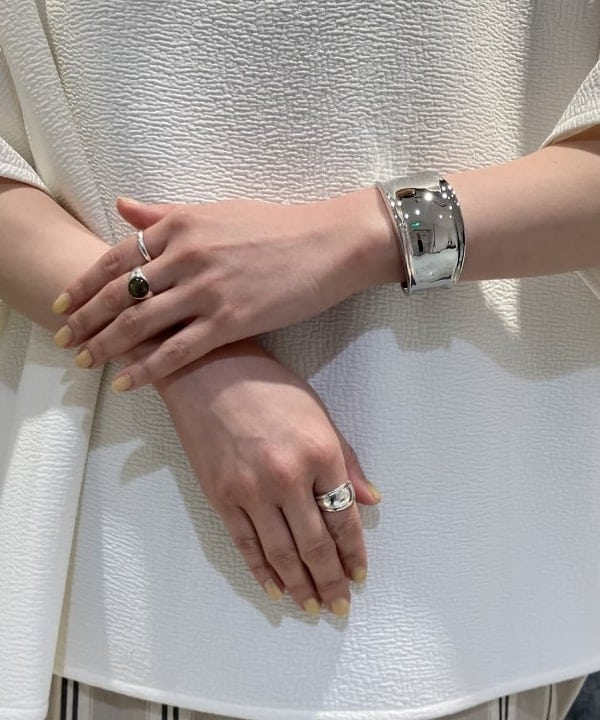 OSUMIさんの「BEAMS WOMEN｜シルバー バングル」を使ったコーディネート