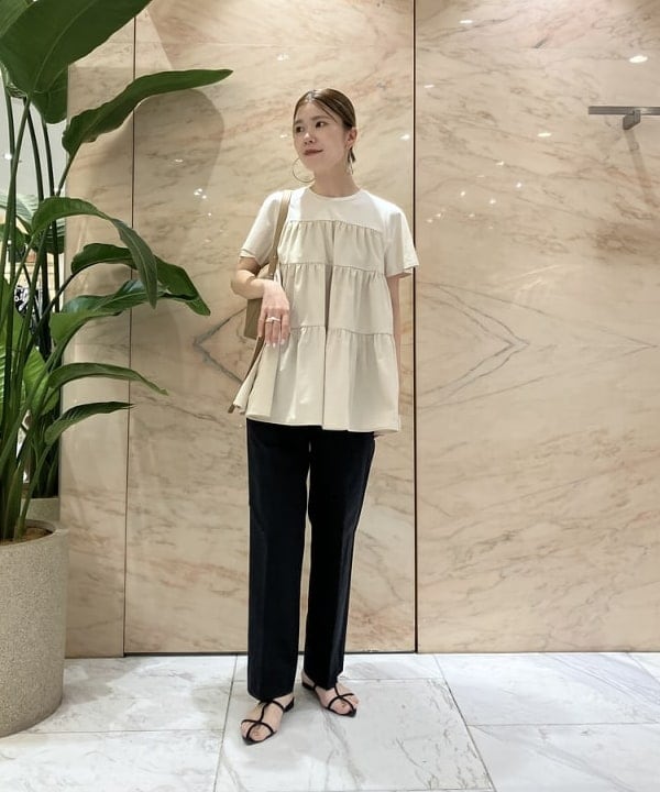 AONO SHIKAMAさんの「BEAMS WOMEN｜コンビ ティアード プルオーバー」を使ったコーディネート