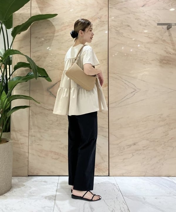 AONO SHIKAMAさんの「BEAMS WOMEN｜コンビ ティアード プルオーバー」を使ったコーディネート