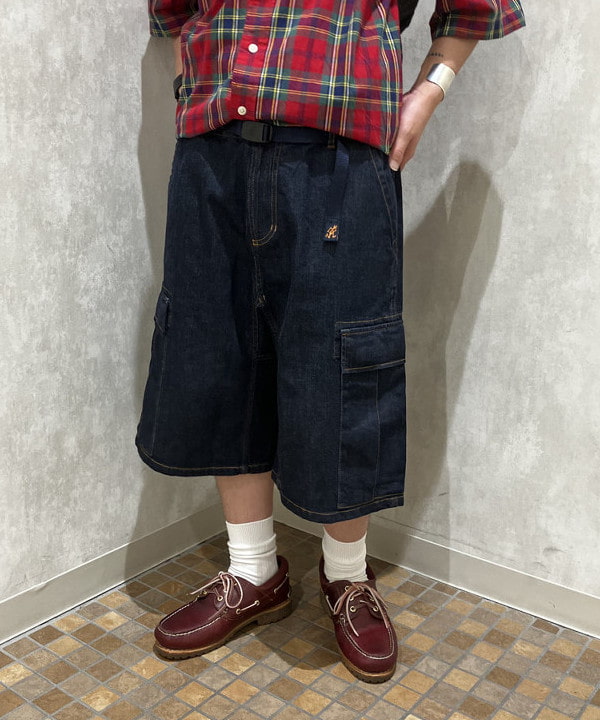 土田 達也さんの「BEAMS WOMEN｜【別注】Gramicci / コーデュラデニム カーゴ ショーツ」を使ったコーディネート