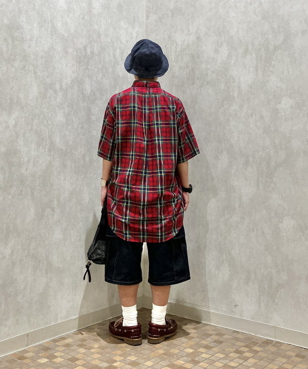 土田 達也さんの「BEAMS WOMEN｜【別注】Gramicci / コーデュラデニム カーゴ ショーツ」を使ったコーディネート