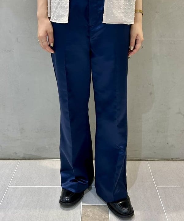 ナツハさんの「BEAMS WOMEN｜ポリエステル シャンタン パンツ」を使ったコーディネート