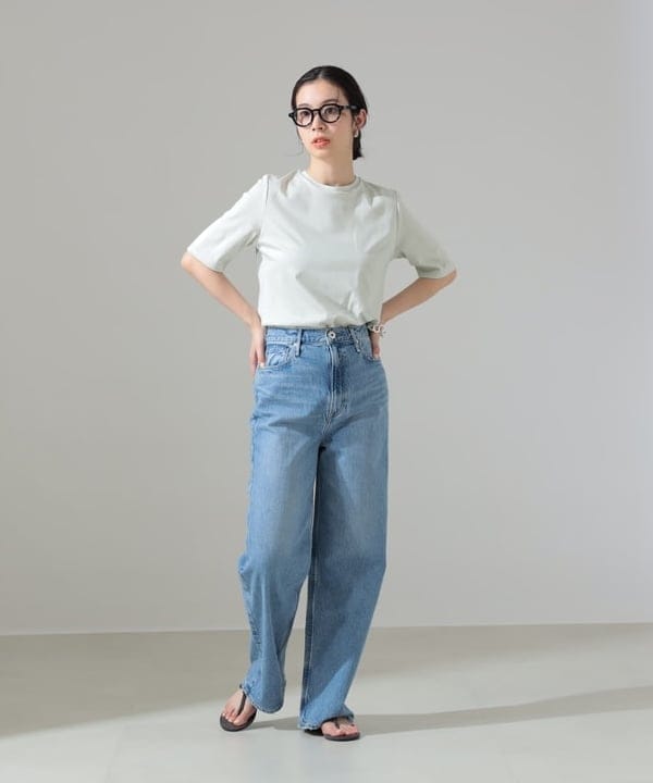9.Tシャツとデニムの日こそ、足元は「スエード」で差をつける。