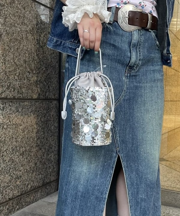 まゆちゃんさんの「BEAMS WOMEN｜blicenscell / sequin buscket バッグ」を使ったコーディネート