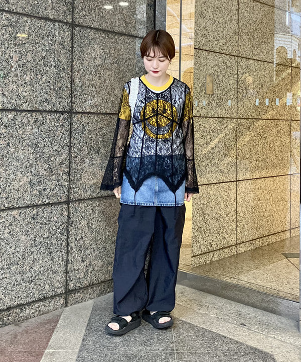 森本 理絵さんの「BEAMS WOMEN｜LEVI'S(R) / Western Icon Skirt」を使ったコーディネート