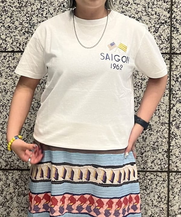 あゆさんの「BEAMS WOMEN｜テーラー東洋 / SUKA T-SHIRT EMBROIDERED &ldquo;SAIGON VIET-NAM&rdquo;」を使ったコーディネート