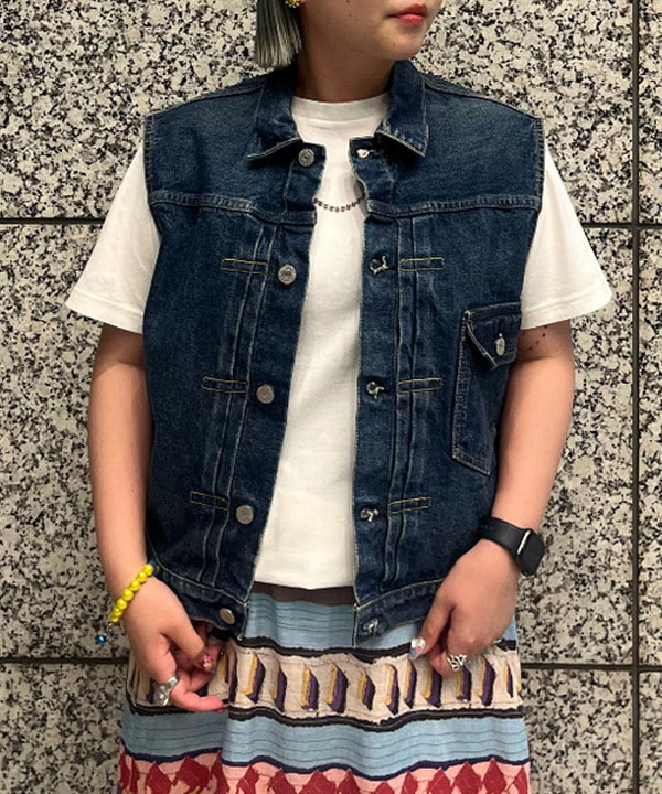 あゆさんの「BEAMS WOMEN｜テーラー東洋 / SUKA T-SHIRT EMBROIDERED &ldquo;SAIGON VIET-NAM&rdquo;」を使ったコーディネート