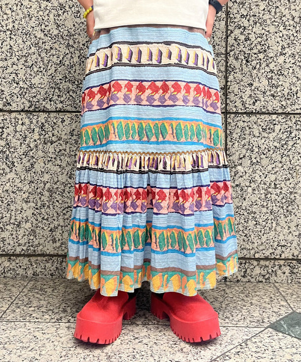 あゆさんの「BEAMS WOMEN｜テーラー東洋 / SUKA T-SHIRT EMBROIDERED &ldquo;SAIGON VIET-NAM&rdquo;」を使ったコーディネート