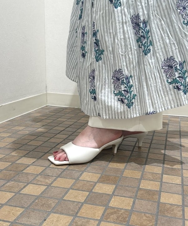 大槻 まひろさんの「BEAMS WOMEN｜ne Quittez pas / コットンジャカード リリープリント キャミソールワンピース」を使ったコーディネート