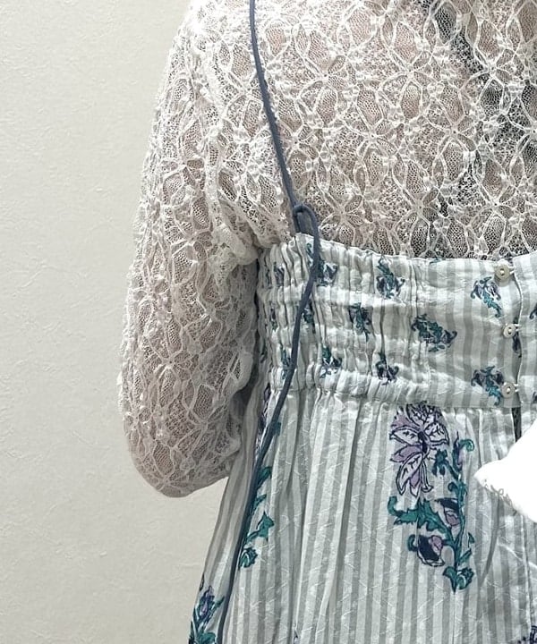 大槻 まひろさんの「BEAMS WOMEN｜ne Quittez pas / コットンジャカード リリープリント キャミソールワンピース」を使ったコーディネート