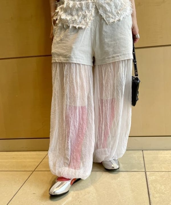 ハルキ　モモナさんの「BEAMS WOMEN｜コードレース レイヤー シャツ」を使ったコーディネート