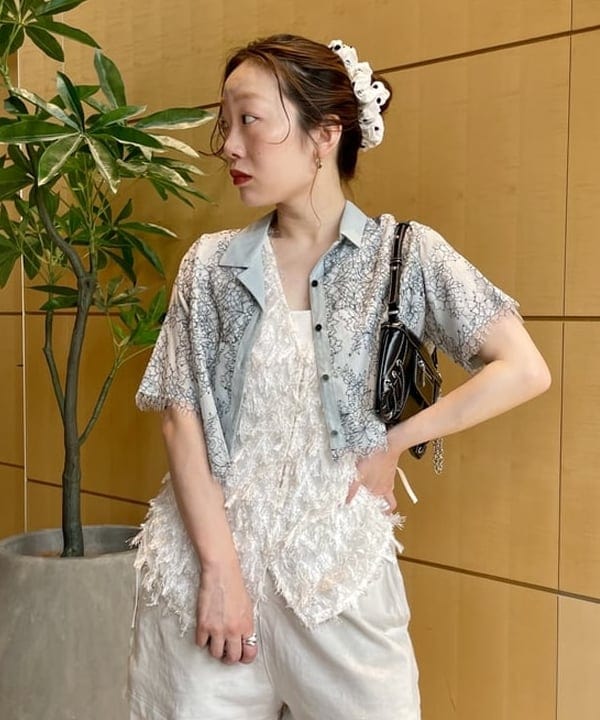 ハルキ　モモナさんの「BEAMS WOMEN｜コードレース レイヤー シャツ」を使ったコーディネート