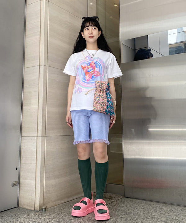 11.可愛くて、機能的。UGGのサンダルが、雨の日も晴れの日もお洒落を楽しくする。