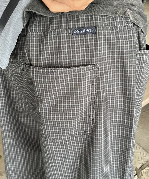 槙山 賢斗さんの「BEAMS WOMEN｜【別注】Gramicci / チェック ショーツ」を使ったコーディネート