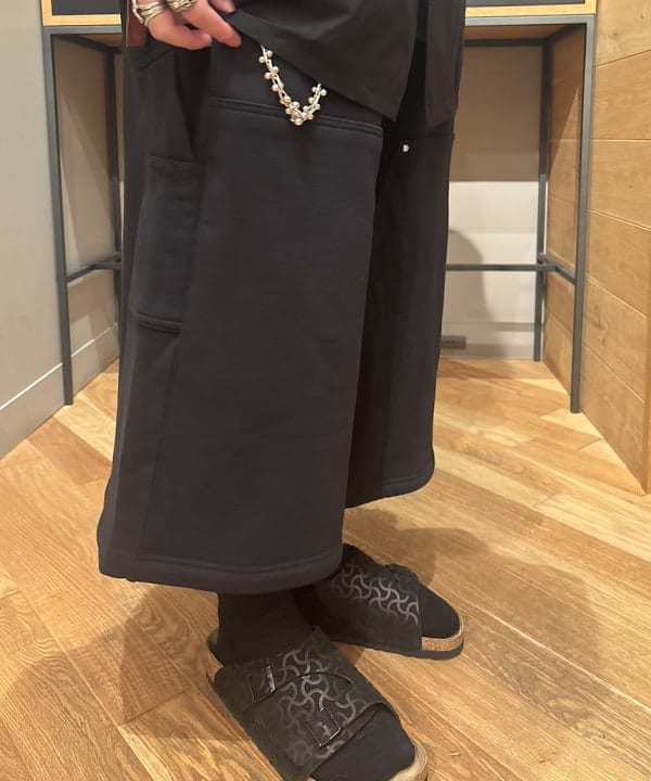 三宅 康平さんの「BEAMS WOMEN｜【別注】BIRKENSTOCK / Zurich BONE PATTERN BLACK」を使ったコーディネート