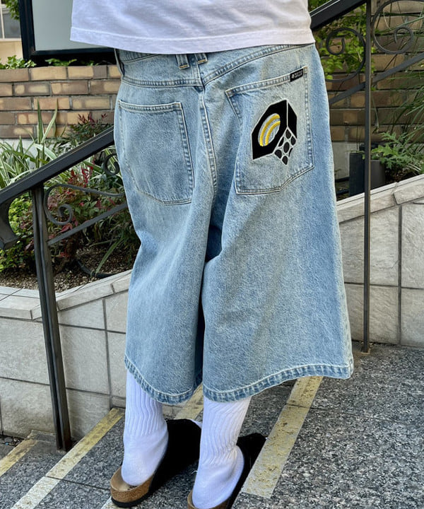 こたろうさんの「BEAMS WOMEN｜【別注】BIRKENSTOCK / Zurich BONE PATTERN BLACK」を使ったコーディネート