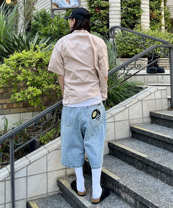 こたろうさんの「BEAMS WOMEN｜【別注】BIRKENSTOCK / Zurich BONE PATTERN BLACK」を使ったコーディネート